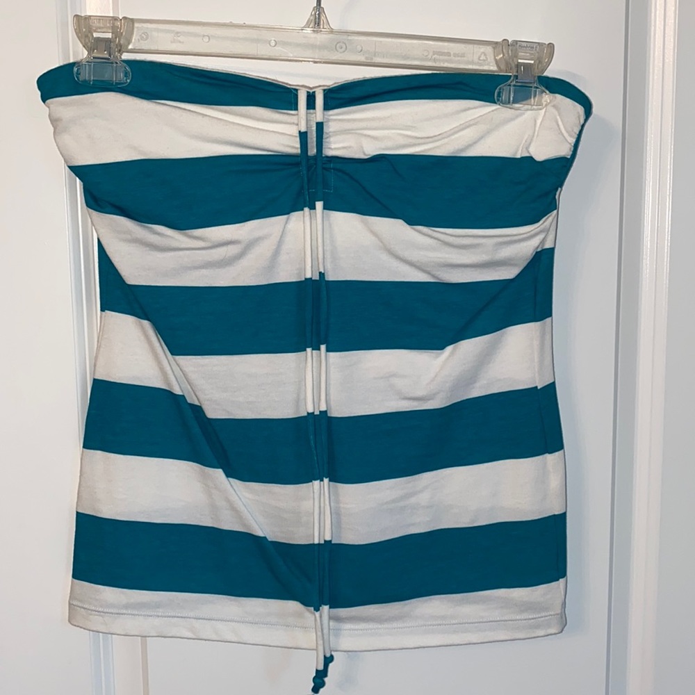Women’s strapless top